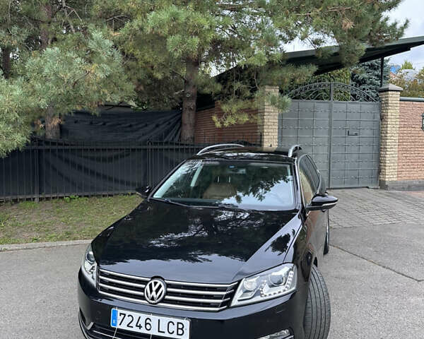 Чорний Фольксваген Пассат, об'ємом двигуна 2 л та пробігом 223 тис. км за 13990 $, фото 10 на Automoto.ua