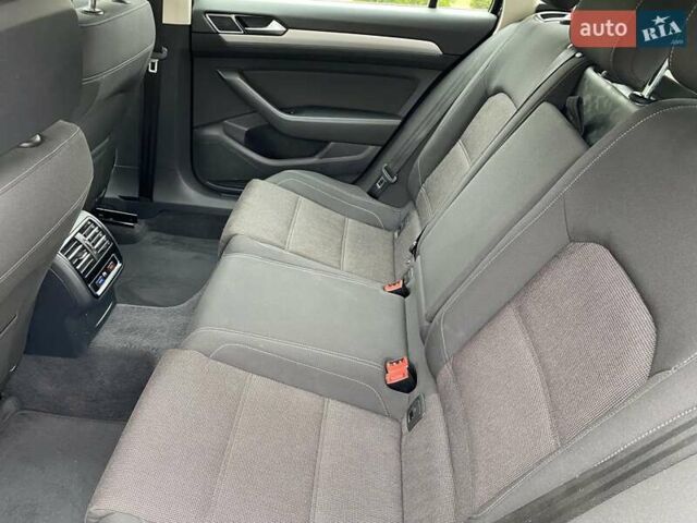 Черный Фольксваген Пассат, объемом двигателя 2 л и пробегом 270 тыс. км за 14600 $, фото 28 на Automoto.ua