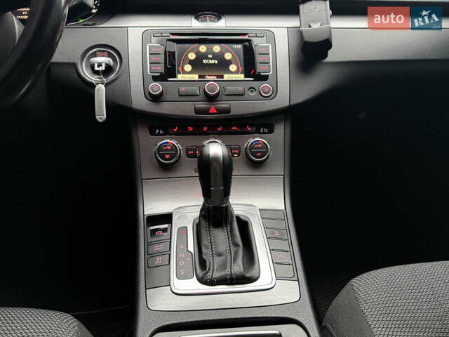 Черный Фольксваген Пассат, объемом двигателя 1.97 л и пробегом 365 тыс. км за 11200 $, фото 19 на Automoto.ua