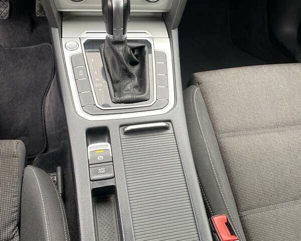 Черный Фольксваген Пассат, объемом двигателя 2 л и пробегом 270 тыс. км за 14600 $, фото 53 на Automoto.ua