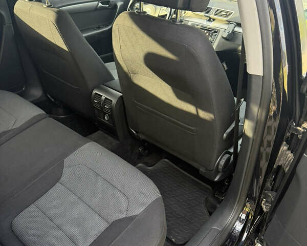 Черный Фольксваген Пассат, объемом двигателя 1.97 л и пробегом 278 тыс. км за 11400 $, фото 16 на Automoto.ua