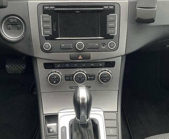 Чорний Фольксваген Пассат, об'ємом двигуна 2 л та пробігом 217 тис. км за 14000 $, фото 17 на Automoto.ua