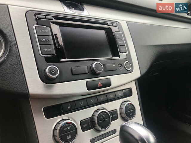 Чорний Фольксваген Пассат, об'ємом двигуна 2 л та пробігом 223 тис. км за 13990 $, фото 86 на Automoto.ua