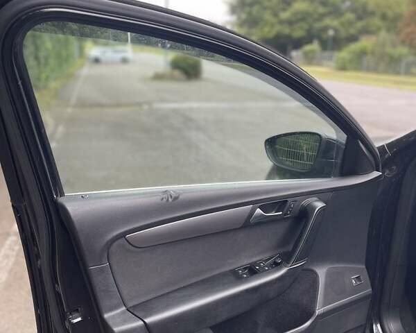 Черный Фольксваген Пассат, объемом двигателя 2 л и пробегом 280 тыс. км за 15596 $, фото 12 на Automoto.ua