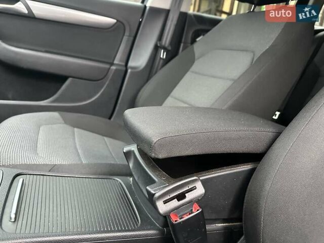 Чорний Фольксваген Пассат, об'ємом двигуна 1.97 л та пробігом 268 тис. км за 9999 $, фото 42 на Automoto.ua