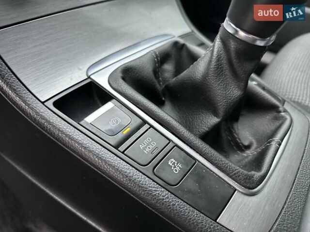 Чорний Фольксваген Пассат, об'ємом двигуна 1.97 л та пробігом 268 тис. км за 9999 $, фото 37 на Automoto.ua