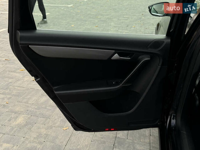 Чорний Фольксваген Пассат, об'ємом двигуна 2 л та пробігом 193 тис. км за 13500 $, фото 22 на Automoto.ua