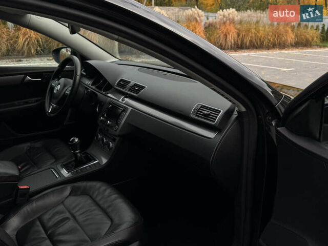 Чорний Фольксваген Пассат, об'ємом двигуна 2 л та пробігом 193 тис. км за 13500 $, фото 36 на Automoto.ua