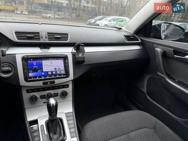 Чорний Фольксваген Пассат, об'ємом двигуна 2 л та пробігом 251 тис. км за 11699 $, фото 7 на Automoto.ua