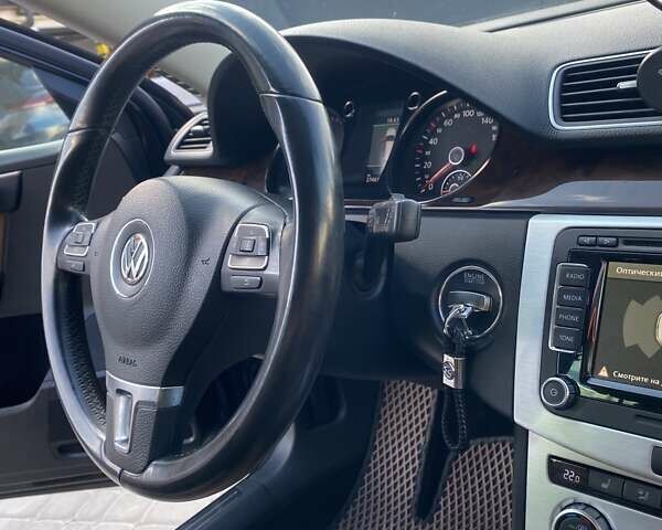 Черный Фольксваген Пассат, объемом двигателя 2 л и пробегом 275 тыс. км за 13599 $, фото 17 на Automoto.ua