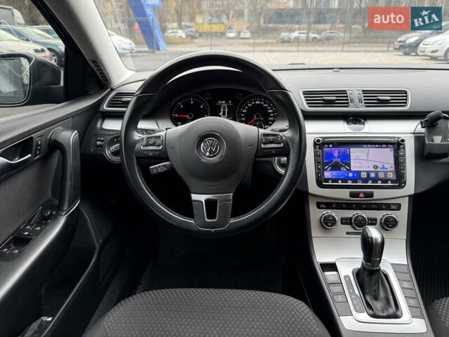 Чорний Фольксваген Пассат, об'ємом двигуна 2 л та пробігом 251 тис. км за 11699 $, фото 6 на Automoto.ua