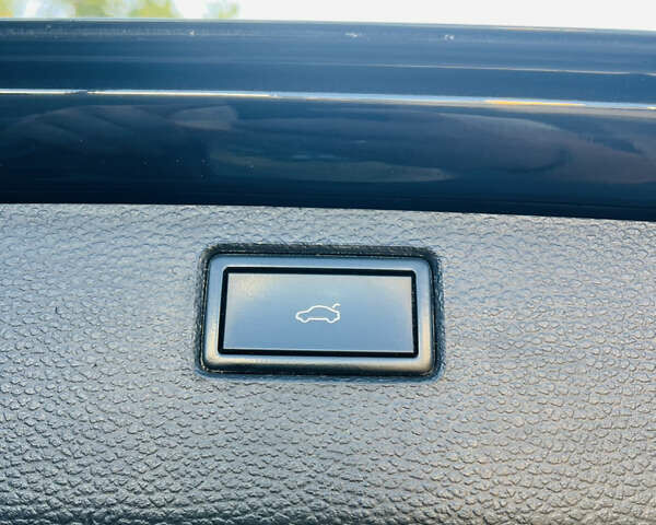 Чорний Фольксваген Пассат, об'ємом двигуна 2 л та пробігом 280 тис. км за 12700 $, фото 19 на Automoto.ua