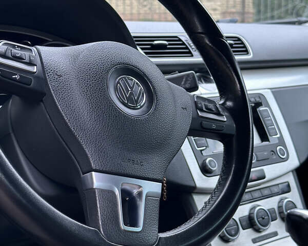 Чорний Фольксваген Пассат, об'ємом двигуна 2 л та пробігом 223 тис. км за 13990 $, фото 49 на Automoto.ua