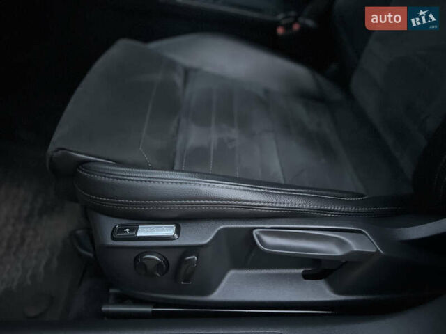 Черный Фольксваген Пассат, объемом двигателя 1.97 л и пробегом 185 тыс. км за 14499 $, фото 9 на Automoto.ua