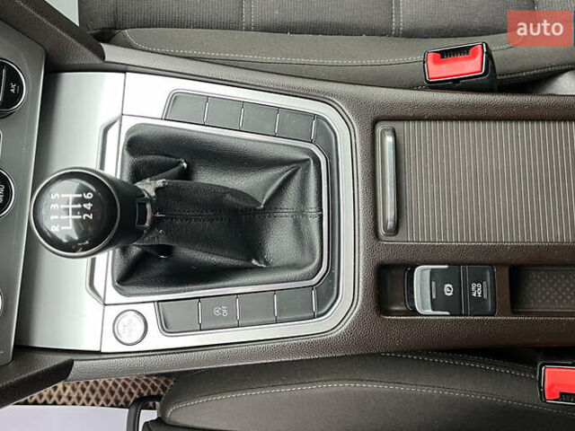 Черный Фольксваген Пассат, объемом двигателя 1.97 л и пробегом 272 тыс. км за 11600 $, фото 14 на Automoto.ua