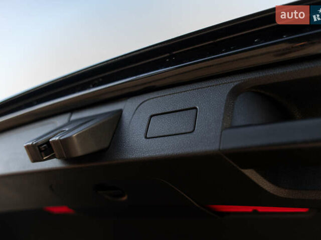 Черный Фольксваген Пассат, объемом двигателя 1.97 л и пробегом 250 тыс. км за 16500 $, фото 21 на Automoto.ua