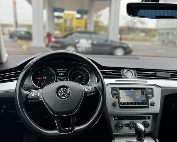 Черный Фольксваген Пассат, объемом двигателя 1.97 л и пробегом 261 тыс. км за 13999 $, фото 16 на Automoto.ua