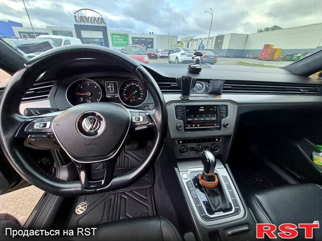 Черный Фольксваген Пассат, объемом двигателя 2 л и пробегом 267 тыс. км за 15000 $, фото 9 на Automoto.ua