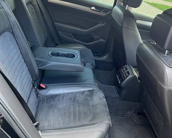 Чорний Фольксваген Пассат, об'ємом двигуна 2 л та пробігом 313 тис. км за 14600 $, фото 14 на Automoto.ua