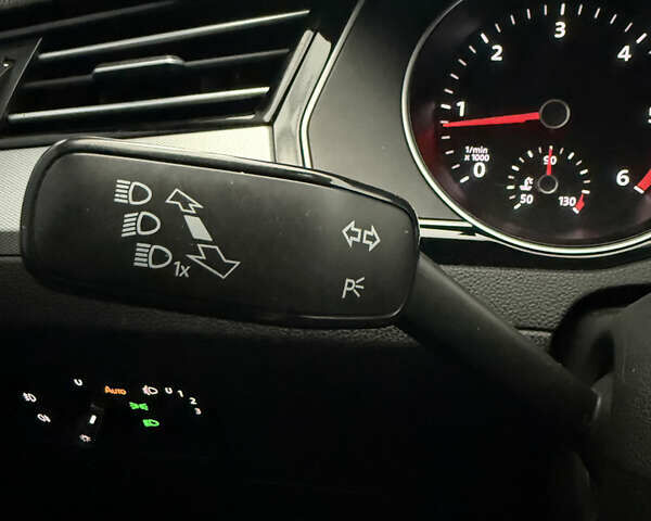 Черный Фольксваген Пассат, объемом двигателя 1.97 л и пробегом 295 тыс. км за 14000 $, фото 20 на Automoto.ua