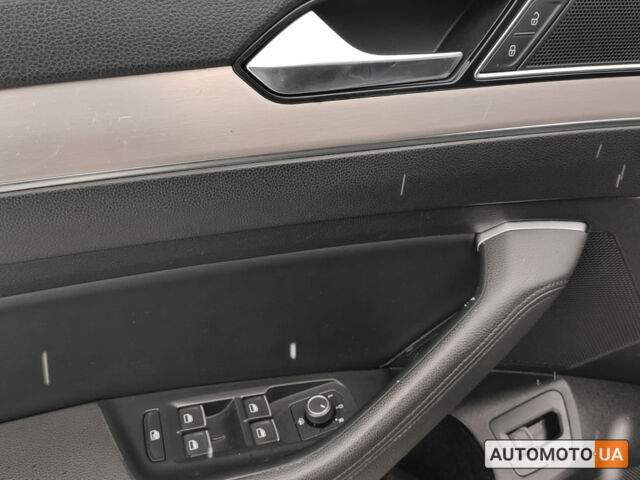 Черный Фольксваген Пассат, объемом двигателя 2 л и пробегом 280 тыс. км за 13600 $, фото 6 на Automoto.ua