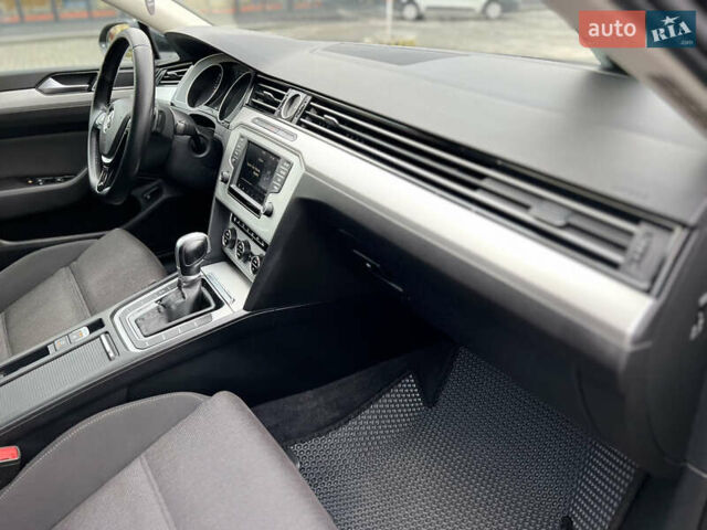 Чорний Фольксваген Пассат, об'ємом двигуна 1.6 л та пробігом 265 тис. км за 11350 $, фото 40 на Automoto.ua