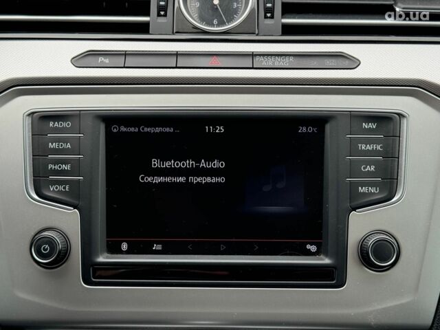 Черный Фольксваген Пассат, объемом двигателя 2 л и пробегом 243 тыс. км за 16490 $, фото 31 на Automoto.ua