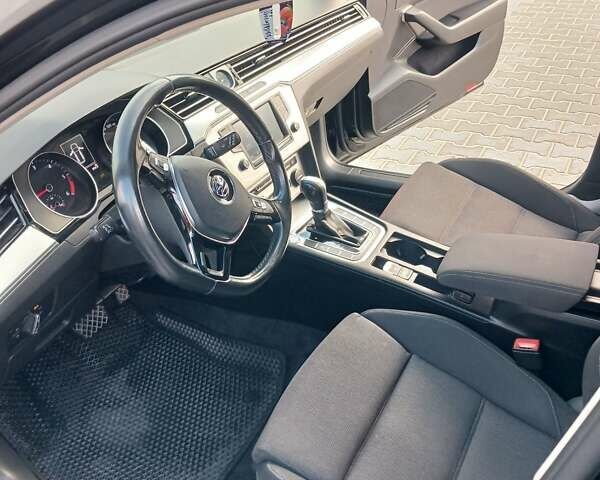 Черный Фольксваген Пассат, объемом двигателя 1.97 л и пробегом 280 тыс. км за 14500 $, фото 23 на Automoto.ua