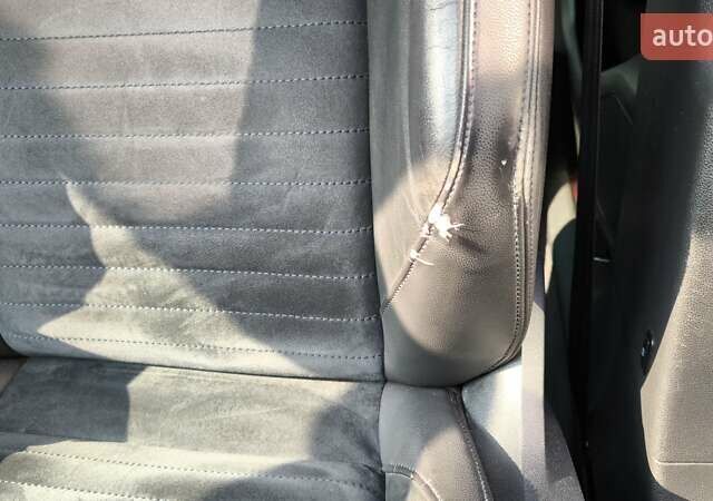 Черный Фольксваген Пассат, объемом двигателя 1.6 л и пробегом 292 тыс. км за 13100 $, фото 11 на Automoto.ua