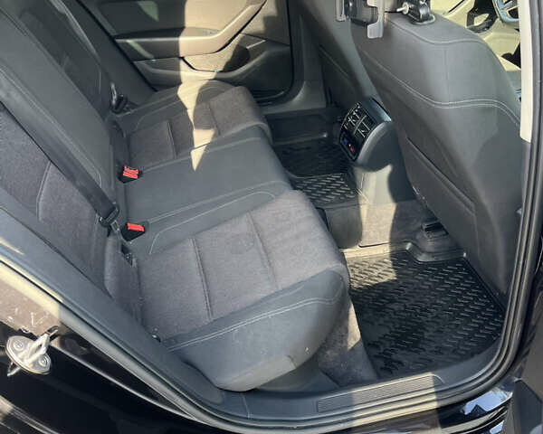 Черный Фольксваген Пассат, объемом двигателя 1.6 л и пробегом 335 тыс. км за 11500 $, фото 9 на Automoto.ua