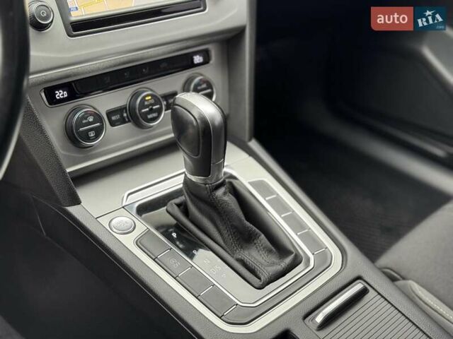 Черный Фольксваген Пассат, объемом двигателя 2 л и пробегом 292 тыс. км за 13900 $, фото 25 на Automoto.ua