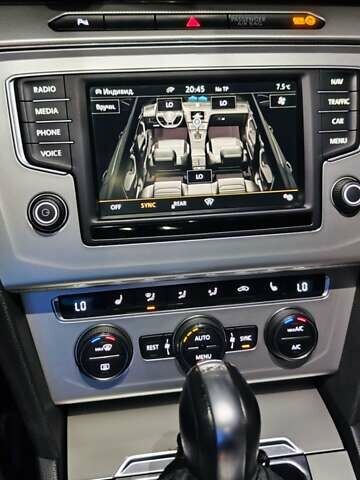 Чорний Фольксваген Пассат, об'ємом двигуна 1.97 л та пробігом 236 тис. км за 14300 $, фото 14 на Automoto.ua