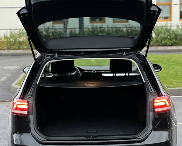 Черный Фольксваген Пассат, объемом двигателя 1.6 л и пробегом 325 тыс. км за 12600 $, фото 27 на Automoto.ua