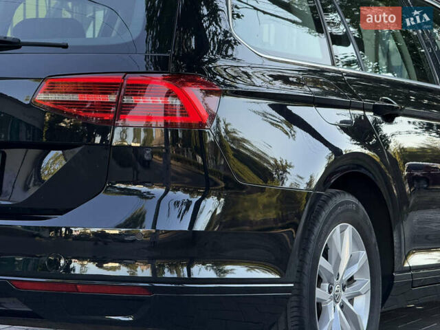 Черный Фольксваген Пассат, объемом двигателя 1.6 л и пробегом 217 тыс. км за 13499 $, фото 20 на Automoto.ua