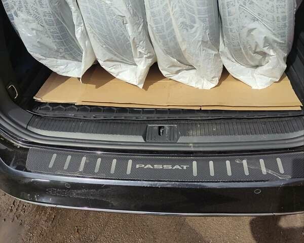 Черный Фольксваген Пассат, объемом двигателя 1.6 л и пробегом 286 тыс. км за 14200 $, фото 15 на Automoto.ua