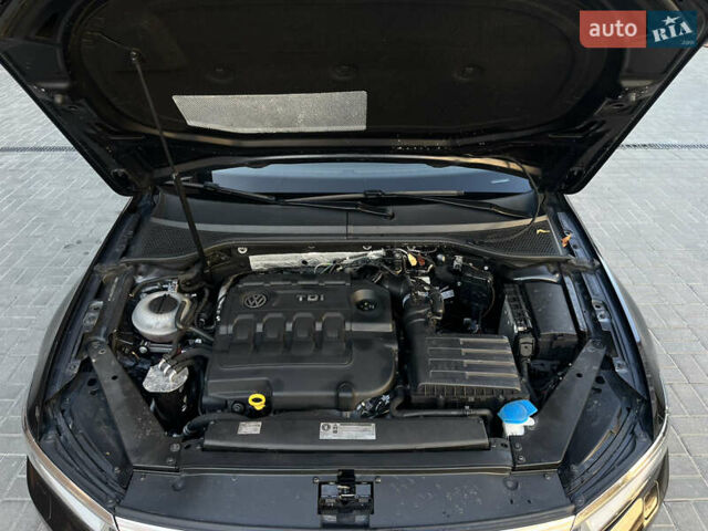 Черный Фольксваген Пассат, объемом двигателя 2 л и пробегом 225 тыс. км за 14000 $, фото 30 на Automoto.ua