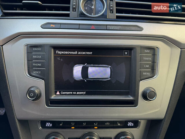 Фольксваген Пассат 2015 в Луцке на Automoto.ua Черный Фольксваген Пассат, объемом двигателя 1.97 л и пробегом 258 тыс. км за 12400 $, фото 25 на Automoto.ua