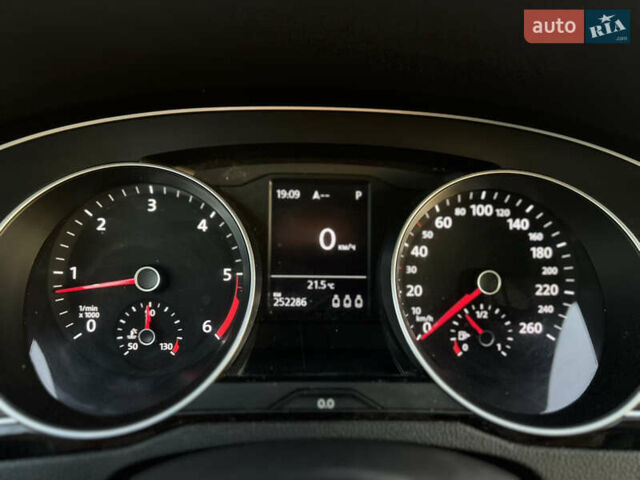 Черный Фольксваген Пассат, объемом двигателя 2 л и пробегом 252 тыс. км за 13999 $, фото 19 на Automoto.ua