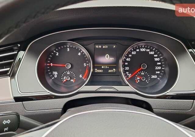 Чорний Фольксваген Пассат, об'ємом двигуна 1.97 л та пробігом 225 тис. км за 16000 $, фото 9 на Automoto.ua