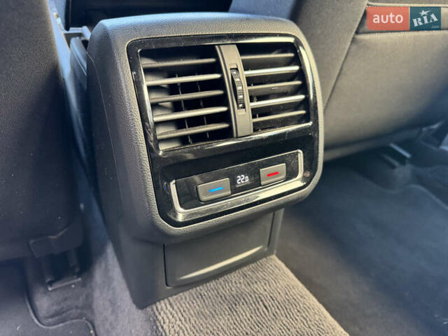 Фольксваген Пассат 2015 в Луцке на Automoto.ua Черный Фольксваген Пассат, объемом двигателя 1.97 л и пробегом 258 тыс. км за 12400 $, фото 17 на Automoto.ua