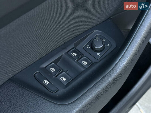 Черный Фольксваген Пассат, объемом двигателя 1.6 л и пробегом 217 тыс. км за 13999 $, фото 24 на Automoto.ua