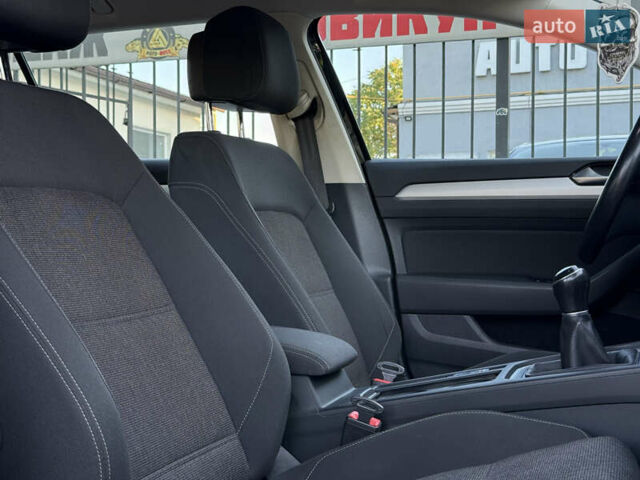 Черный Фольксваген Пассат, объемом двигателя 1.6 л и пробегом 217 тыс. км за 13999 $, фото 43 на Automoto.ua