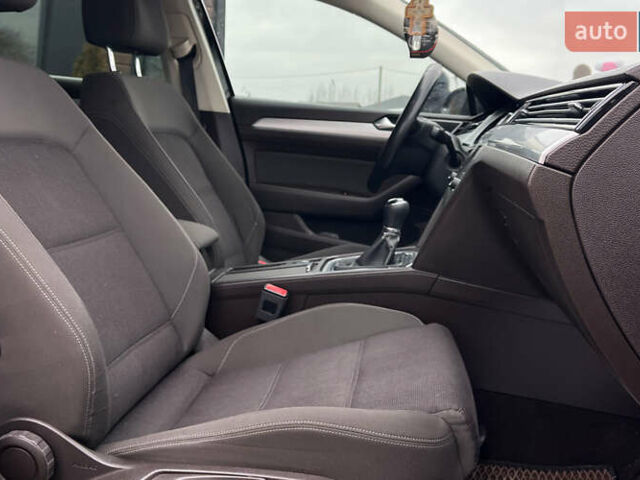 Черный Фольксваген Пассат, объемом двигателя 1.97 л и пробегом 272 тыс. км за 11600 $, фото 17 на Automoto.ua