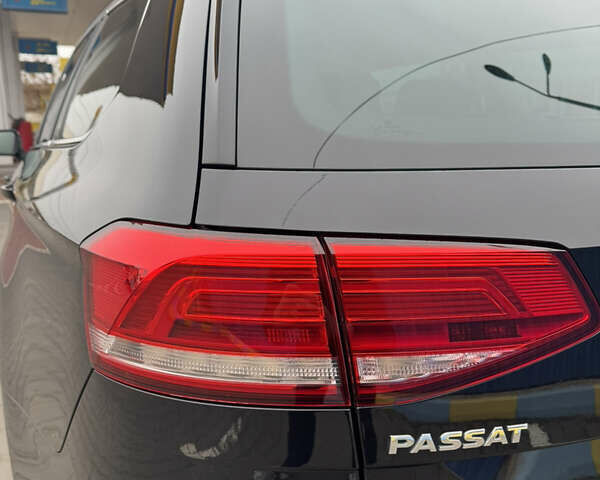 Черный Фольксваген Пассат, объемом двигателя 1.97 л и пробегом 261 тыс. км за 13999 $, фото 10 на Automoto.ua