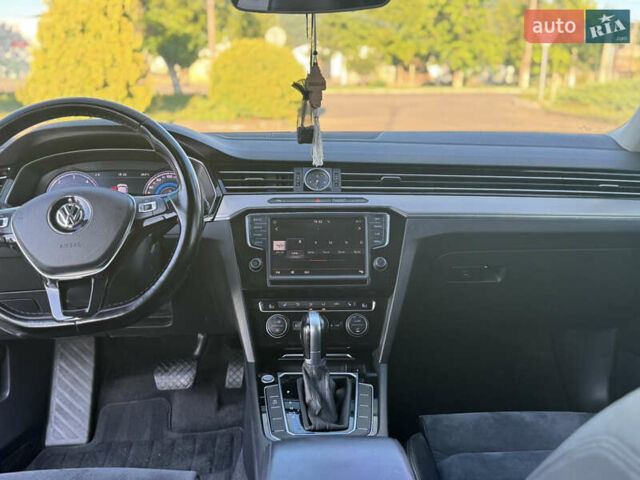 Чорний Фольксваген Пассат, об'ємом двигуна 1.6 л та пробігом 232 тис. км за 13300 $, фото 9 на Automoto.ua