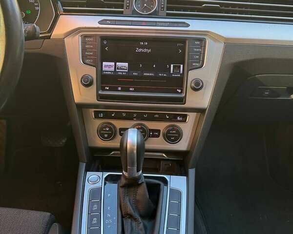 Чорний Фольксваген Пассат, об'ємом двигуна 1.97 л та пробігом 253 тис. км за 11750 $, фото 12 на Automoto.ua