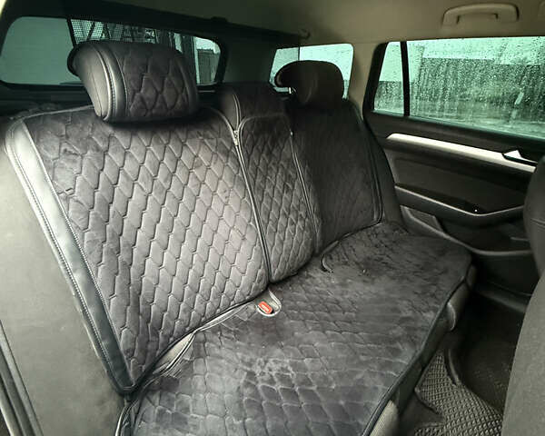 Черный Фольксваген Пассат, объемом двигателя 1.97 л и пробегом 295 тыс. км за 14000 $, фото 10 на Automoto.ua