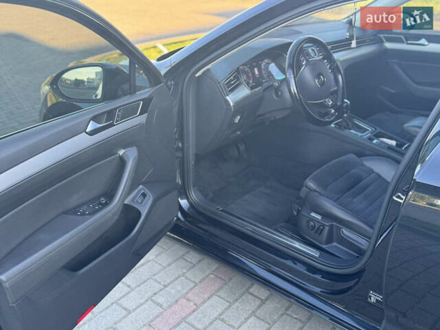 Черный Фольксваген Пассат, объемом двигателя 1.6 л и пробегом 233 тыс. км за 13200 $, фото 10 на Automoto.ua