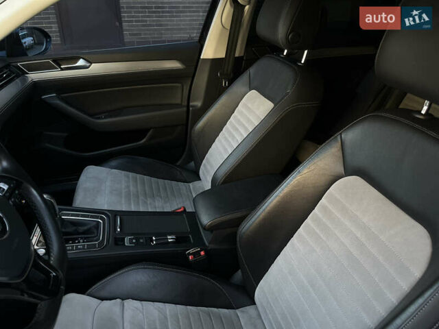 Черный Фольксваген Пассат, объемом двигателя 2 л и пробегом 225 тыс. км за 14000 $, фото 24 на Automoto.ua