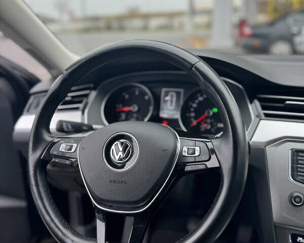 Черный Фольксваген Пассат, объемом двигателя 1.97 л и пробегом 261 тыс. км за 13999 $, фото 17 на Automoto.ua